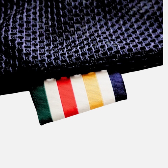 Hudson Bay Flip Flops Men's Stripes Size 9 Mesh Carry Bag Limited Edition NWT - Picture 8 of 9